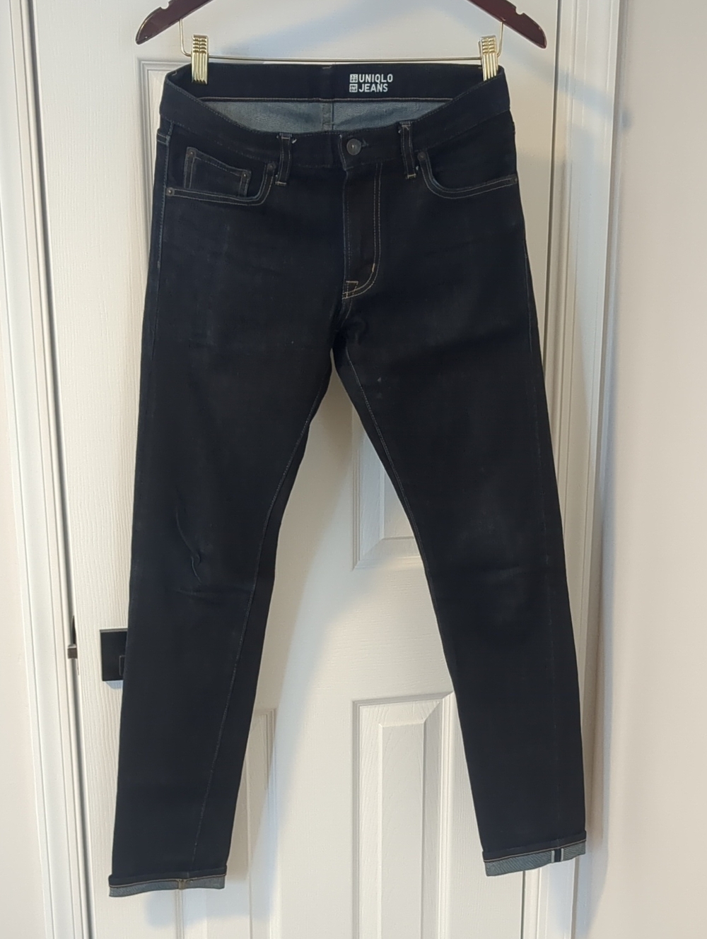 UNIQLO Men’s Skinny Jeans in Dark Navy Blue